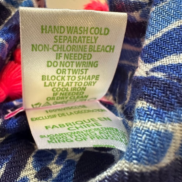 Lilly Pulitzer infinity loop scarf NWOT - Picture 5 of 5